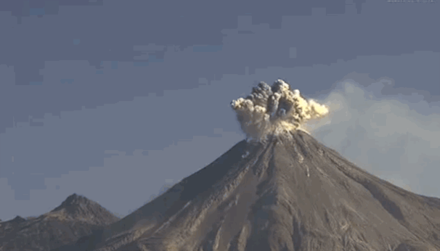 Erupción del Volcán de Colima, México